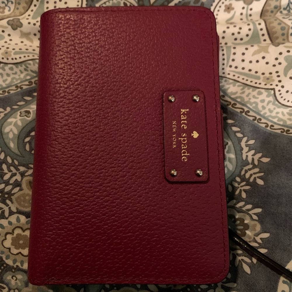 Kate Spade wallet. Like new.